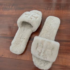 TB sandal slides